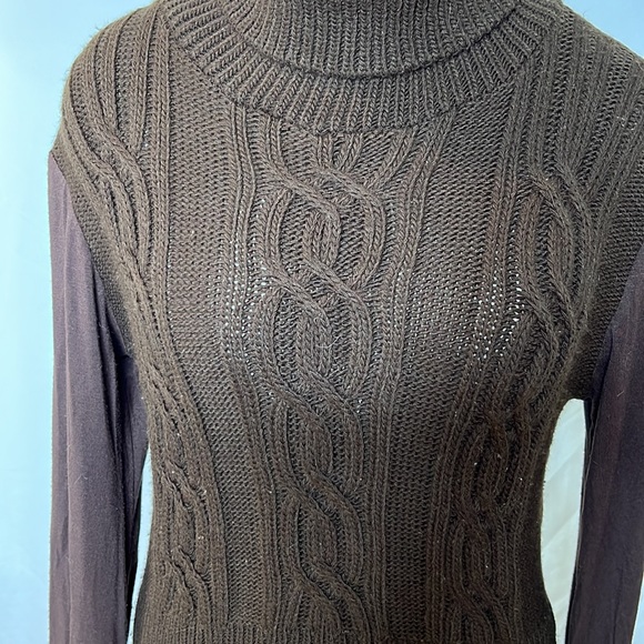🔹 Porto Cervo Cable Knit Mixed Media Sweater Top - Picture 3 of 6